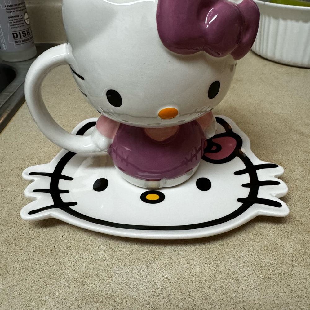 Hello Kitty Mug & Plate Bundle - Picture 2 of 9